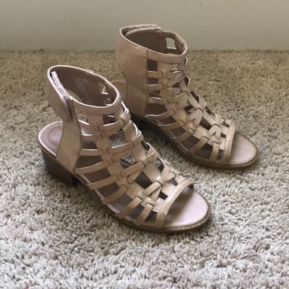 JUSTICE GIRLS ANKLE HEELS - Picture 2 of 5